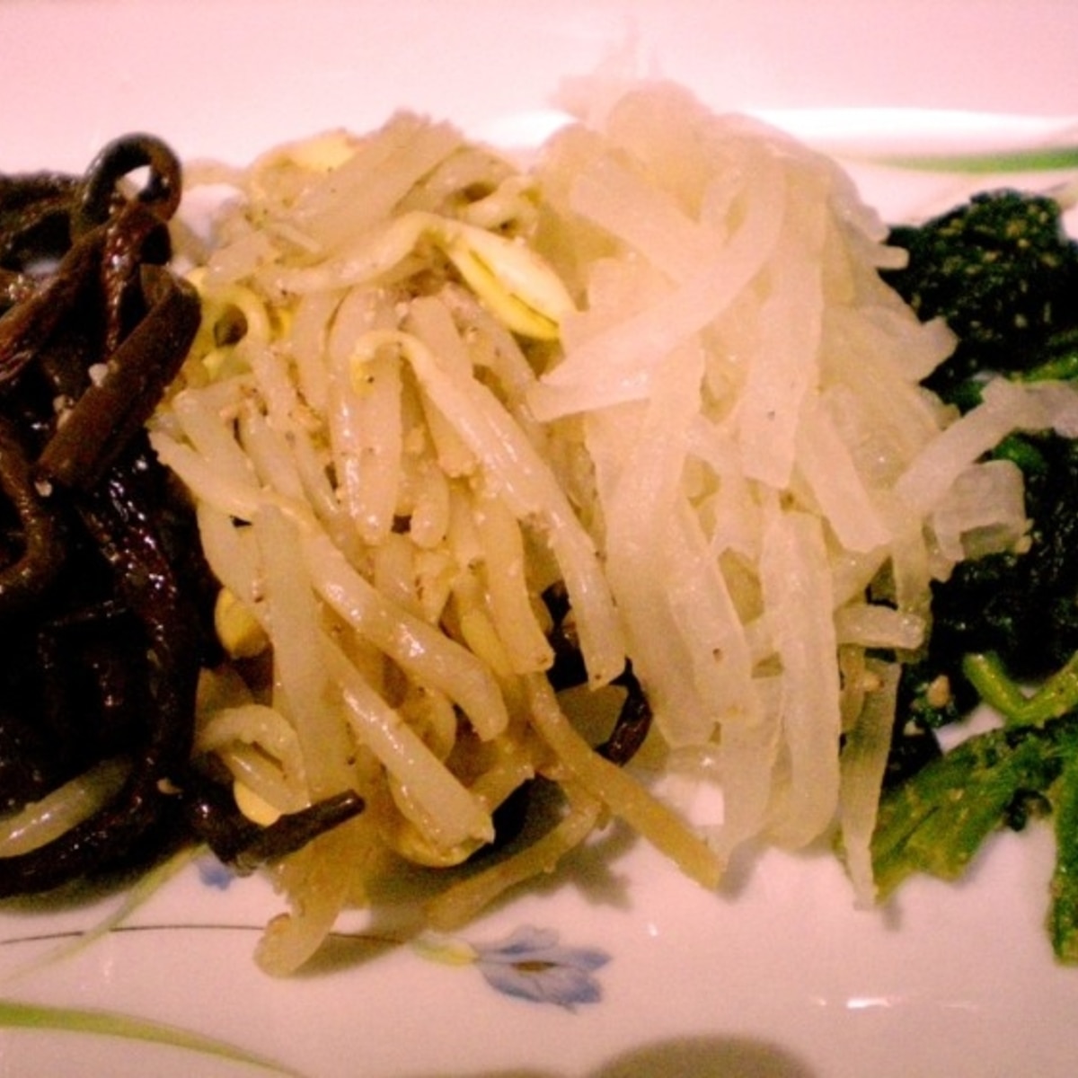 野菜をおいしく もやし大根ほうれん草 ナムル3種 レシピ 作り方 By ぺんぎんがまま 楽天レシピ 野菜をおいしく もやし大根ほうれん草 ナムル3種 レシピ 作り方 By ぺんぎんがまま 楽天レシピ